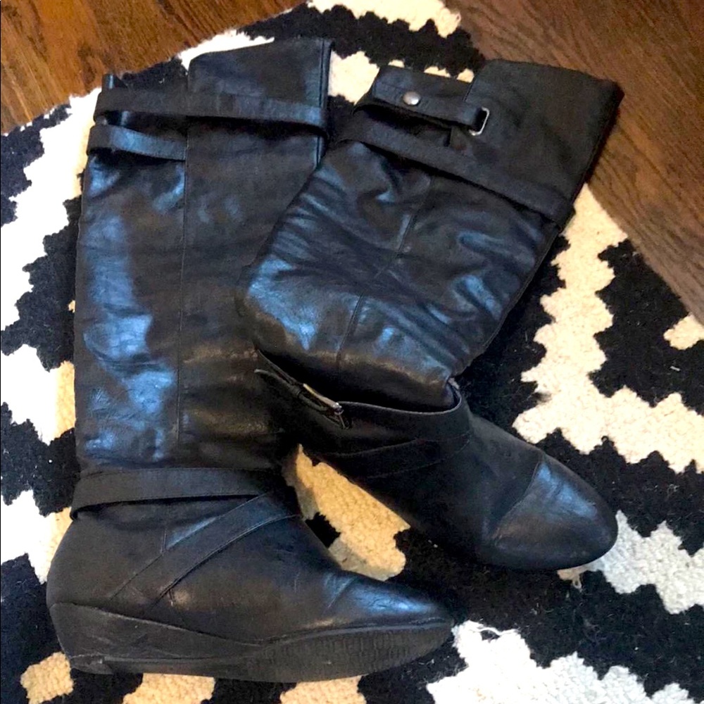 Black kitten heel boots size 8